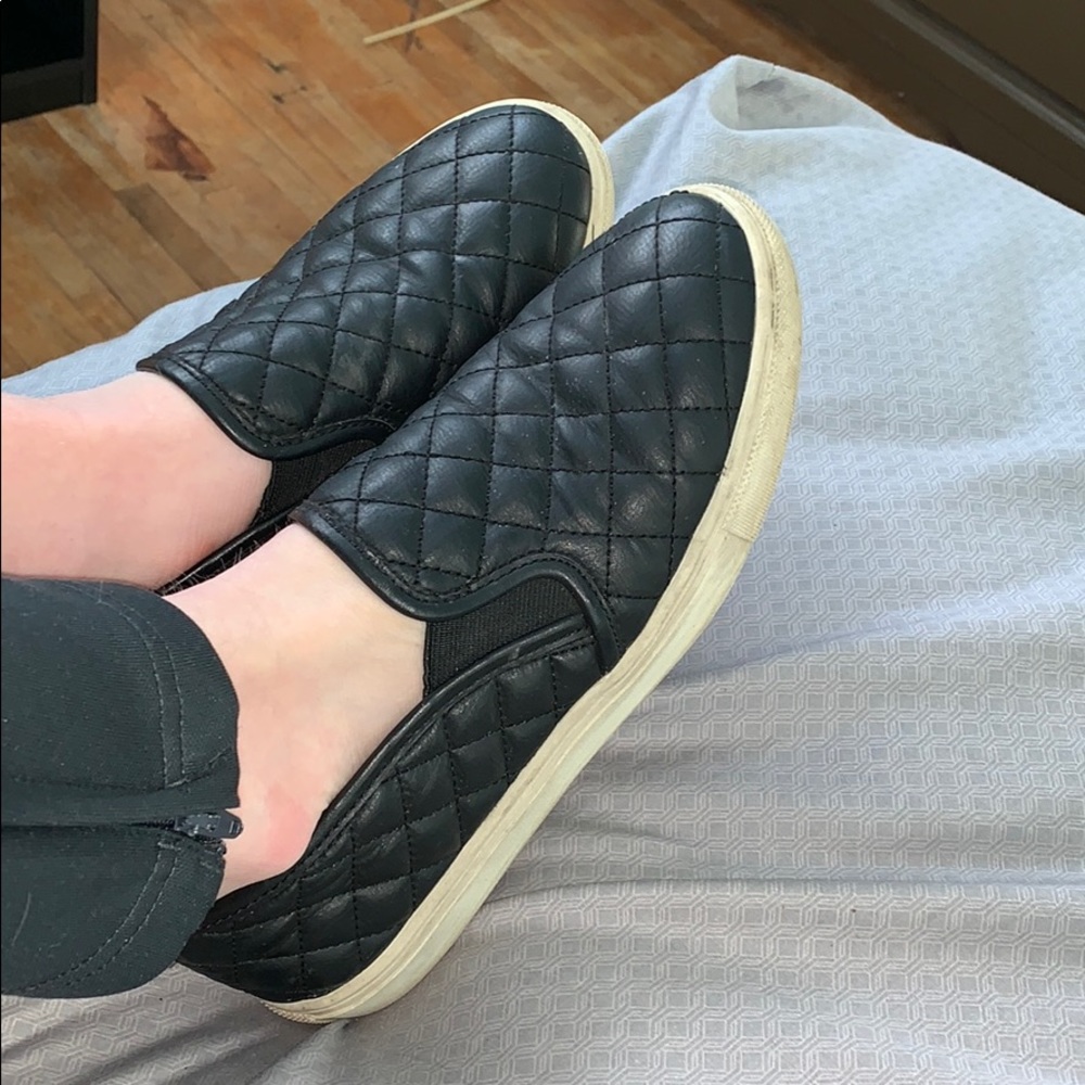 Steve Madden slip ons - Picture 3 of 3